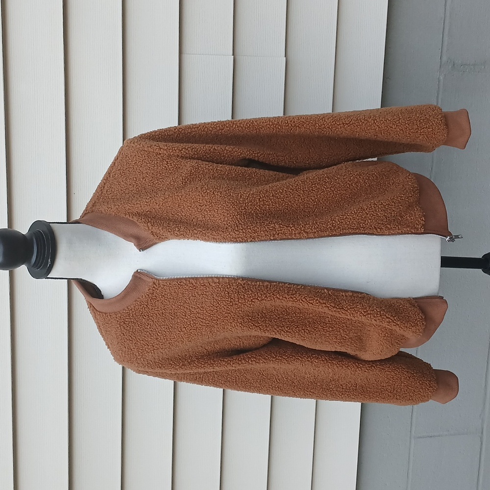 Mirol fuzzy sherpa like jacket size small